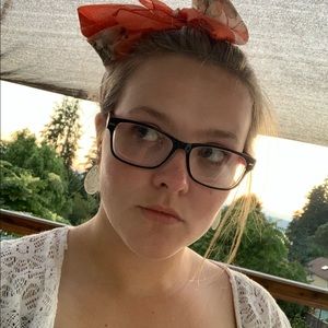 Meet your Posher, Mackenzie